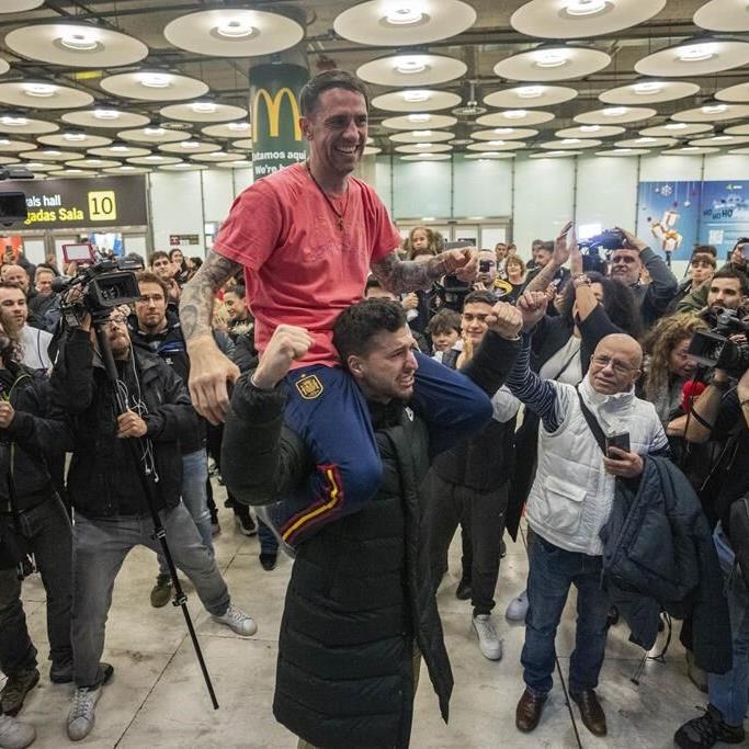 Spaniard imprisoned in Iran after visiting grave of Mahsa Amini arrives home after release